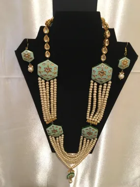 Beautiful Kundan Pearl Necklace And Earring Set