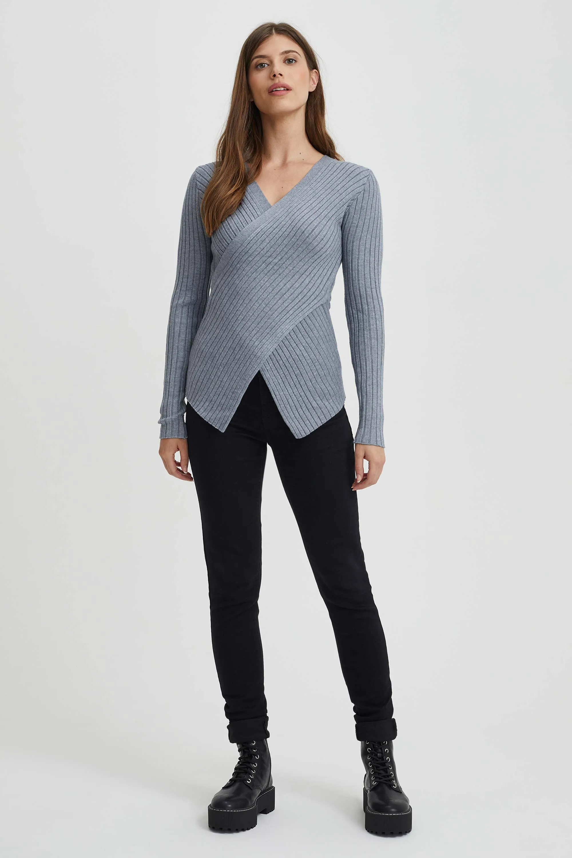 Knitting long sleeves crossovers