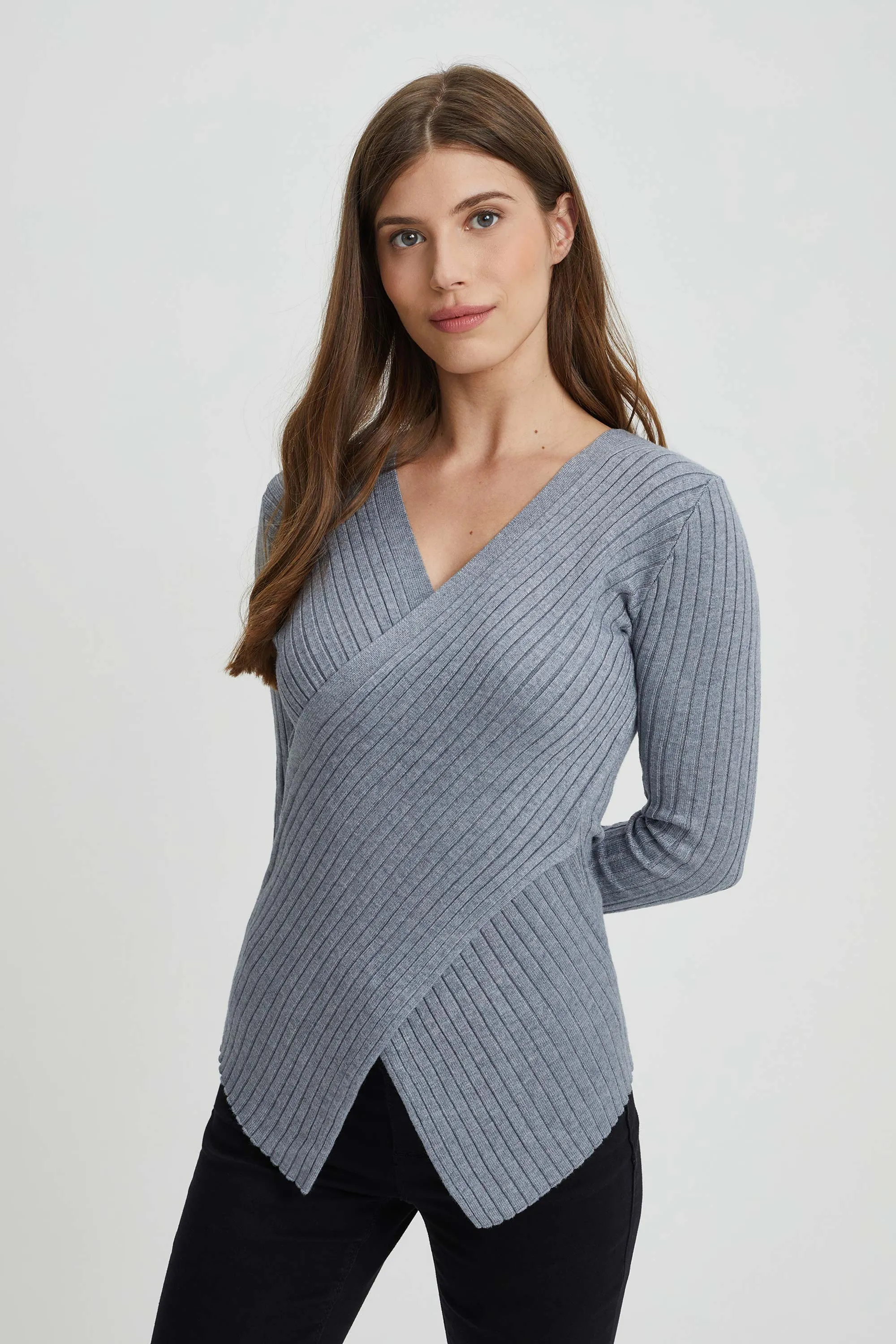 Knitting long sleeves crossovers