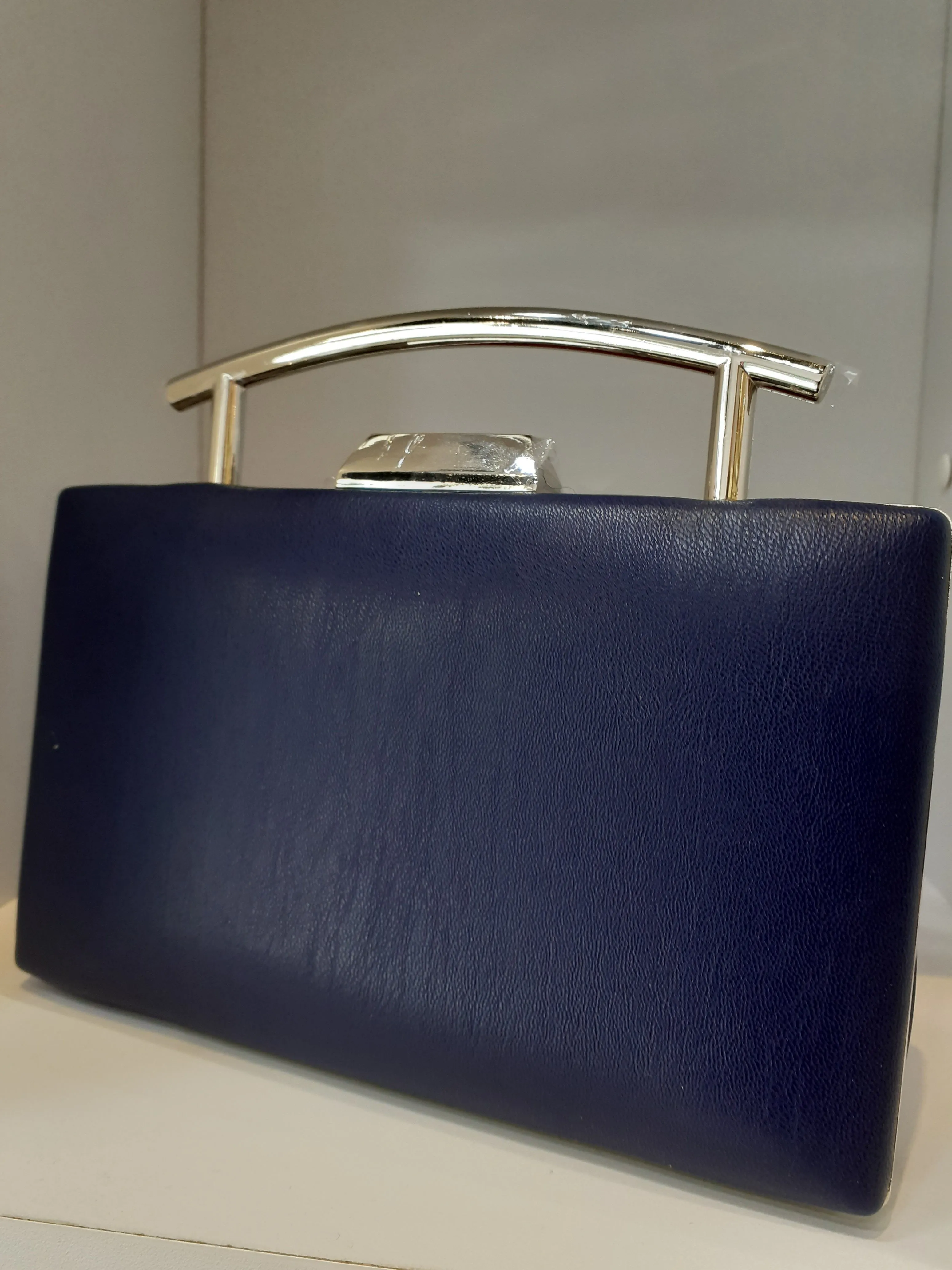 Plain colour clutch bags with handles