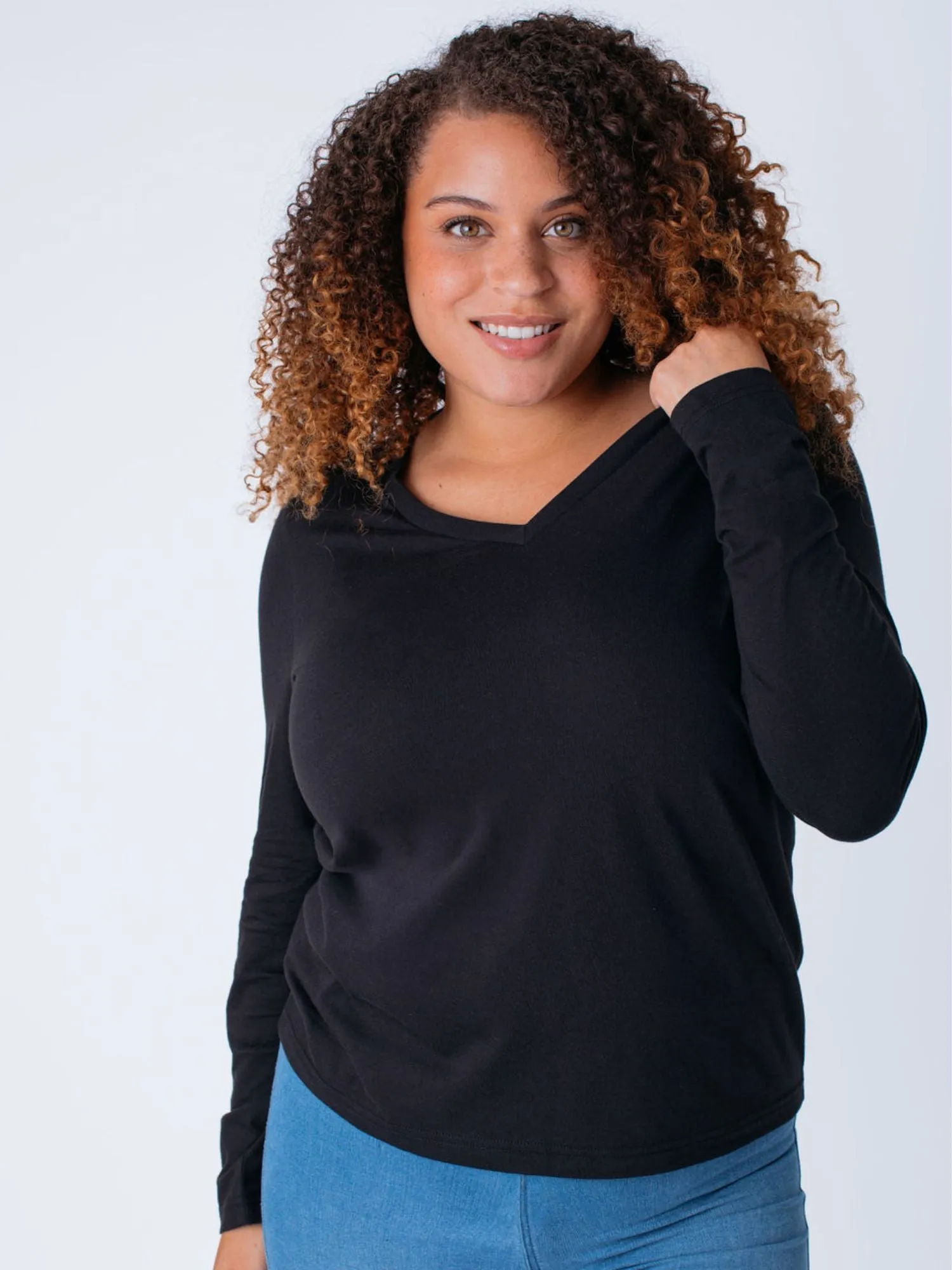 Women's Black Long Sleeve V-Neck